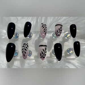 Black and purple glitter| Pressed on Nails| Custom Nails| Handmade press on Nail